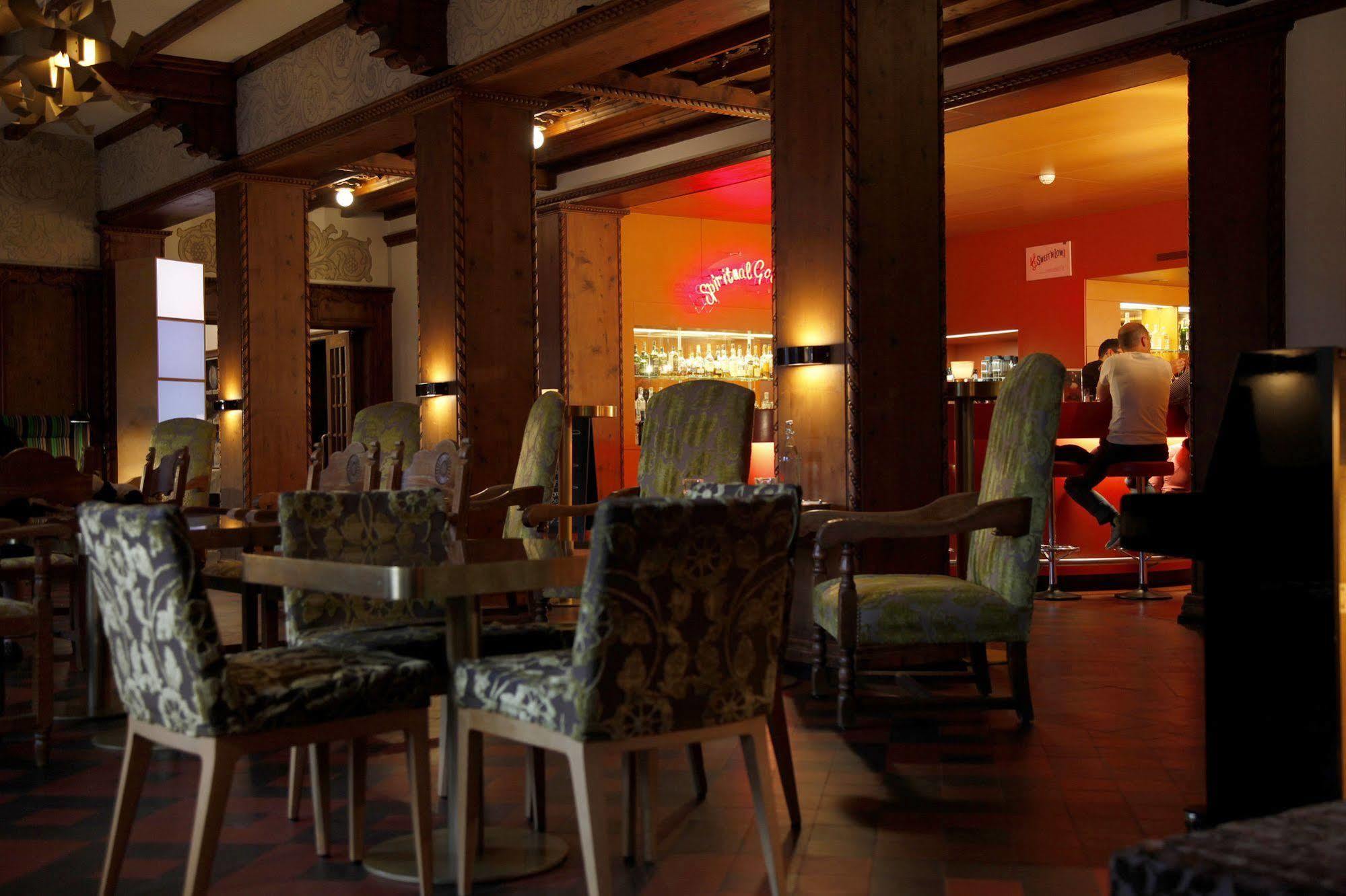 Hotel Castell Цуоц Екстериор снимка